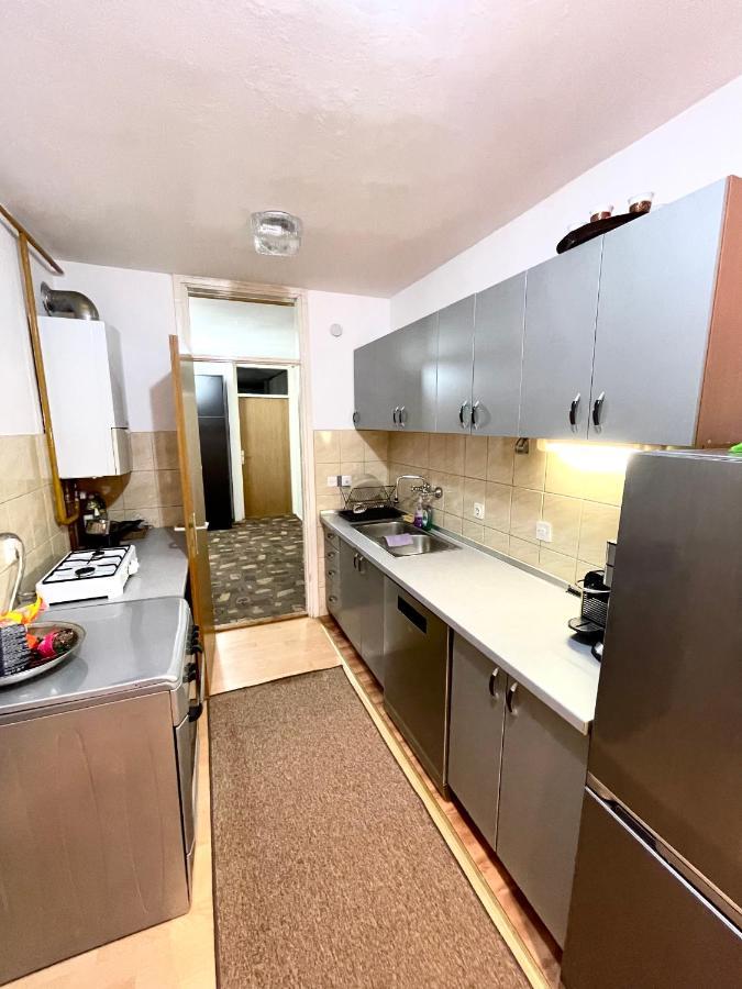 Airport Sarajevo Apartment 2 Exteriör bild